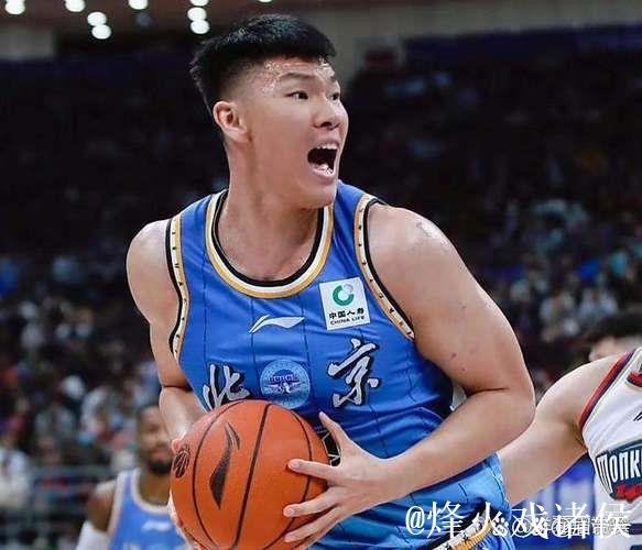 范子铭16+11雷蒙19分 首钢大胜上海总比分1-1